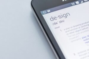 Les impacts de l'IA sur le design des interfaces utilisateurs : Vers une expérience utilisateur augmentée ?