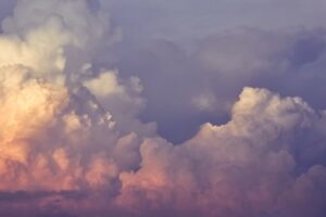 8 façons dont l'intelligence artificielle révolutionne la gestion des ressources dans les environnements de Cloud Computing