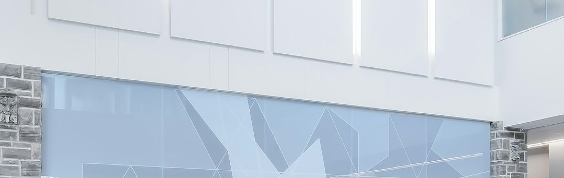 Les impacts de l'intelligence artificielle sur la gestion des environnements de travail hybrides dans un contexte post-pandémique